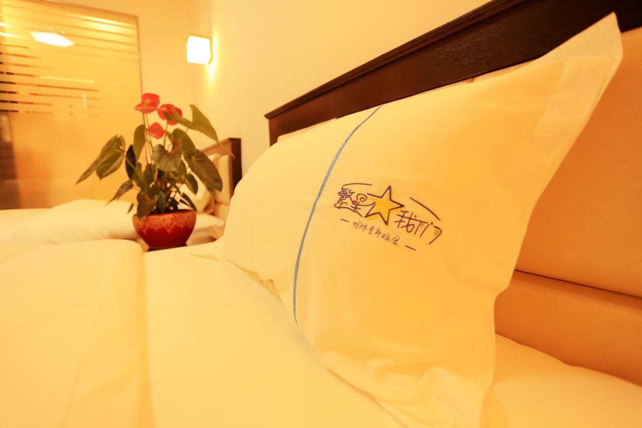 Infinite Stars Us Youth Hostel Чънду Екстериор снимка