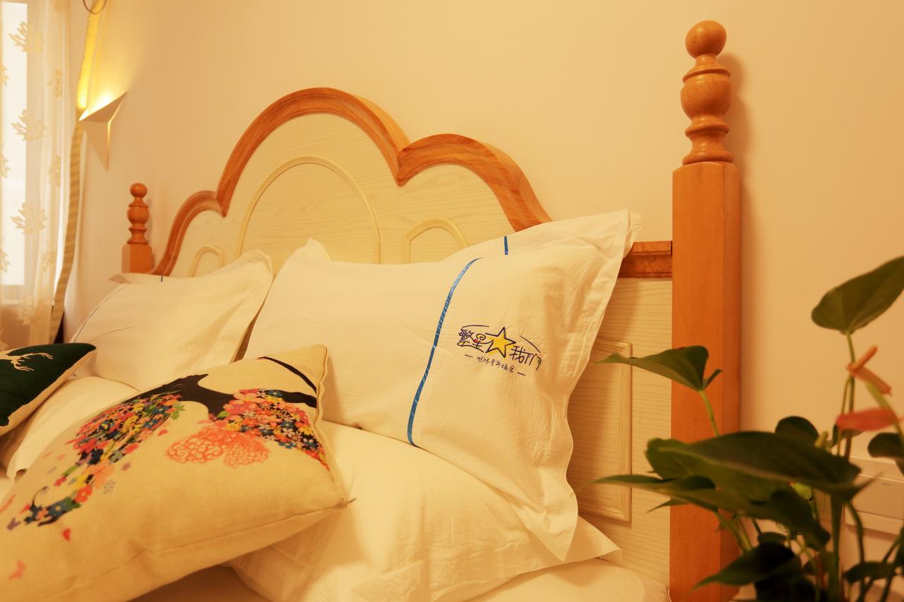Infinite Stars Us Youth Hostel Чънду Екстериор снимка