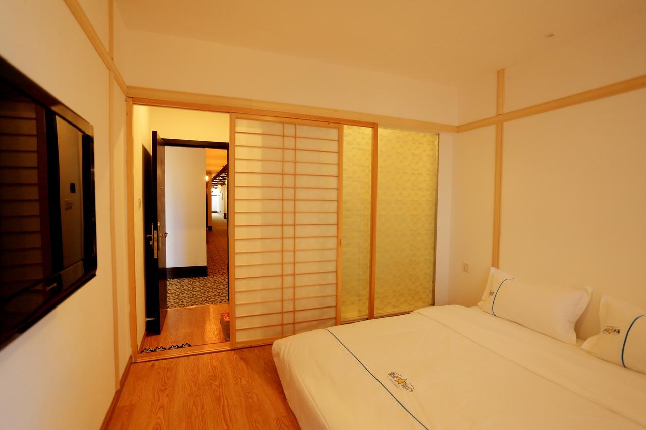 Infinite Stars Us Youth Hostel Чънду Екстериор снимка